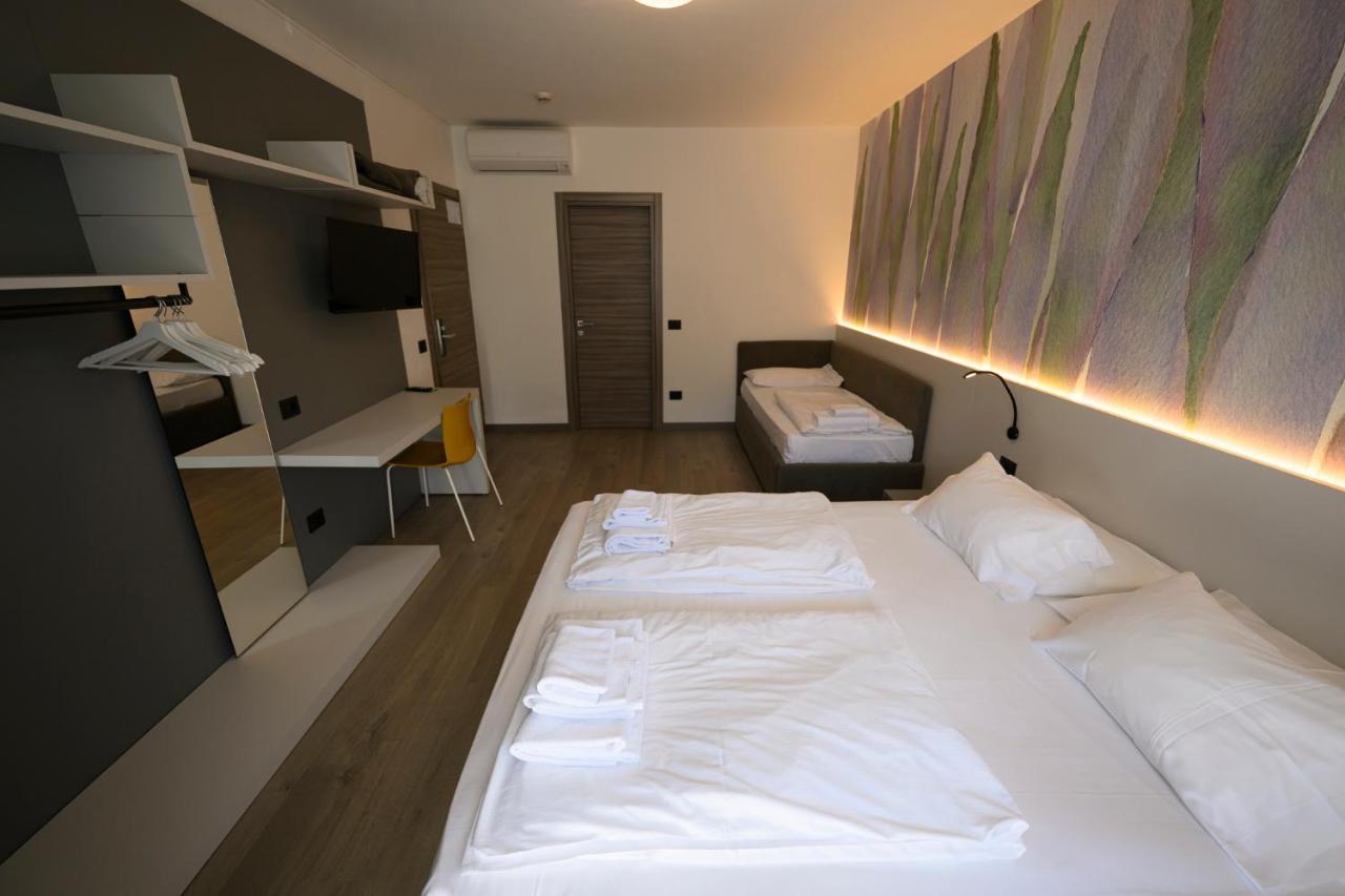Park Hotel Eden Torbole Sul Garda Ngoại thất bức ảnh