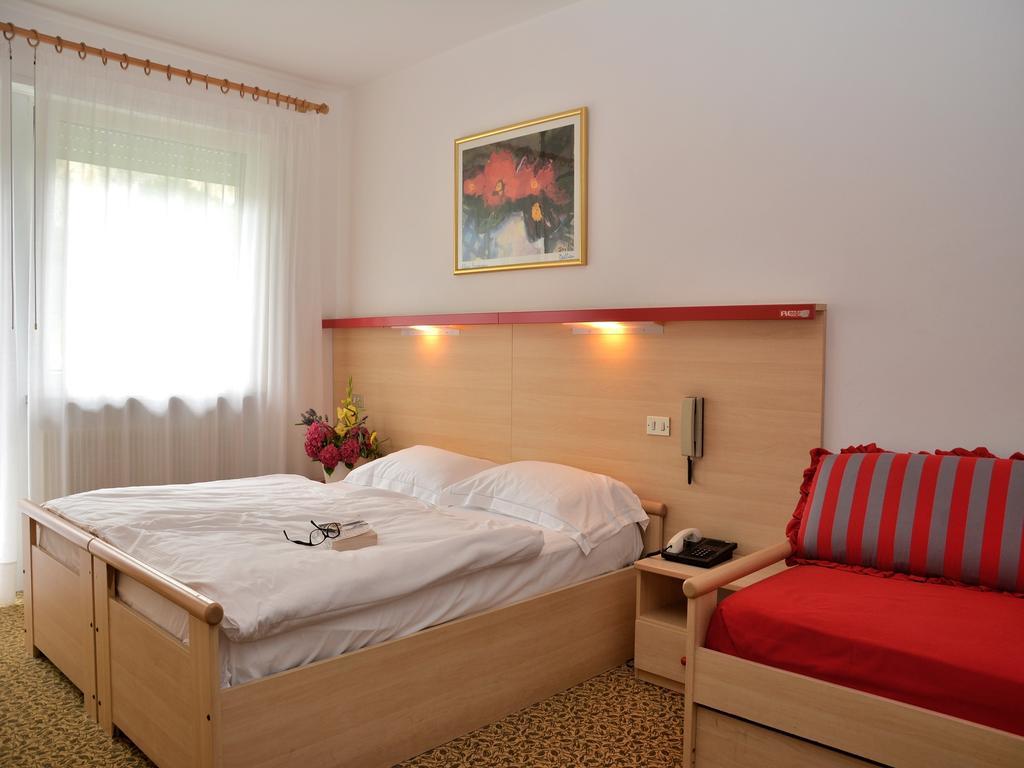 Park Hotel Eden Torbole Sul Garda Ngoại thất bức ảnh