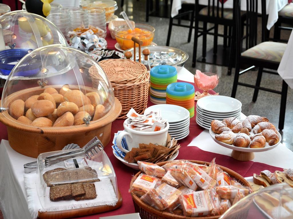Park Hotel Eden Torbole Sul Garda Ngoại thất bức ảnh