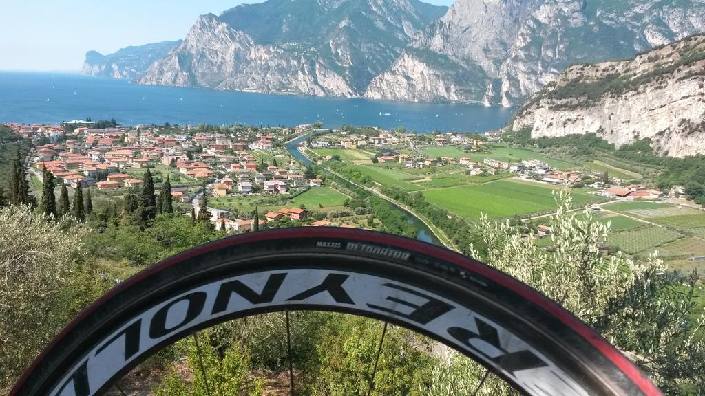 Park Hotel Eden Torbole Sul Garda Ngoại thất bức ảnh