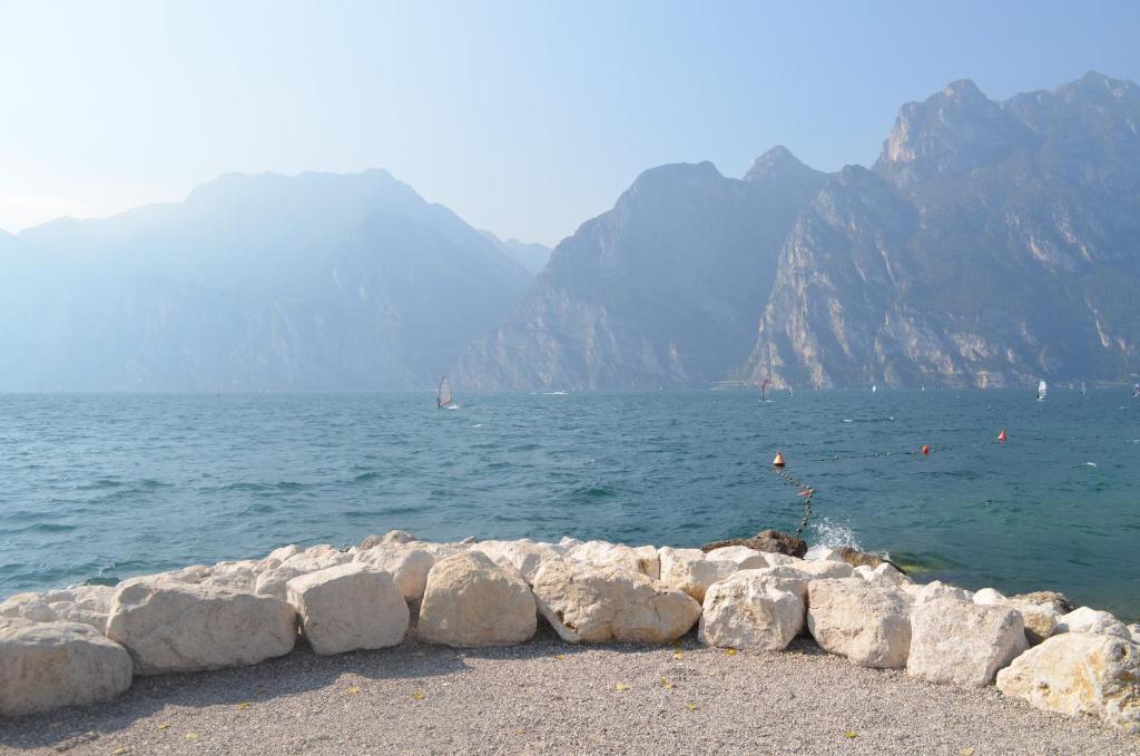 Park Hotel Eden Torbole Sul Garda Ngoại thất bức ảnh