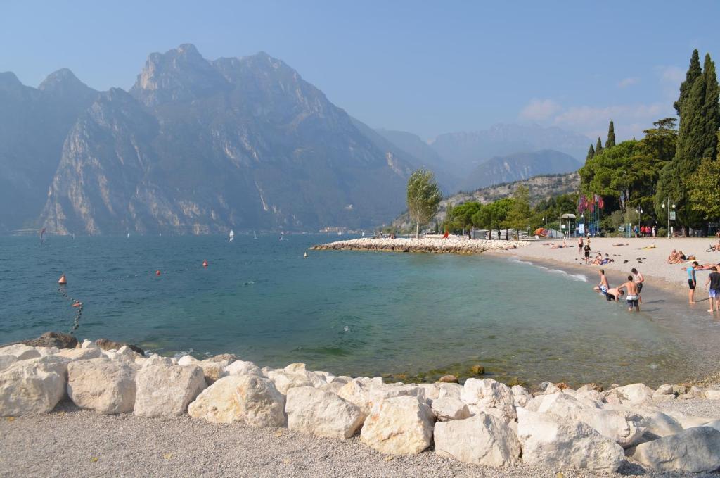 Park Hotel Eden Torbole Sul Garda Ngoại thất bức ảnh
