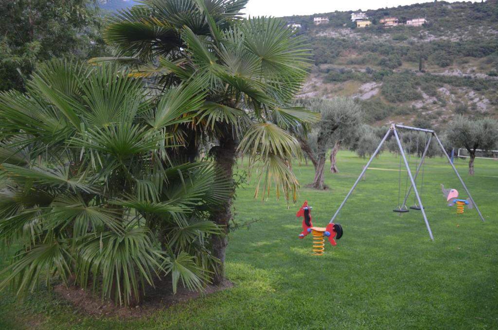 Park Hotel Eden Torbole Sul Garda Ngoại thất bức ảnh
