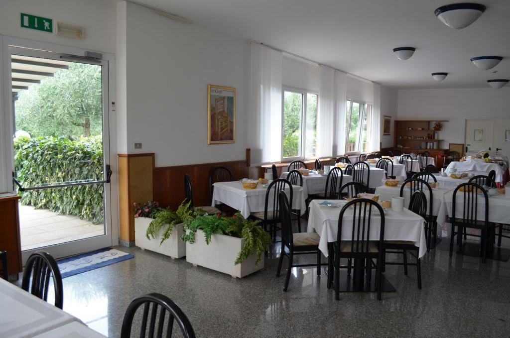 Park Hotel Eden Torbole Sul Garda Ngoại thất bức ảnh