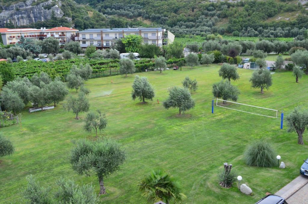 Park Hotel Eden Torbole Sul Garda Ngoại thất bức ảnh