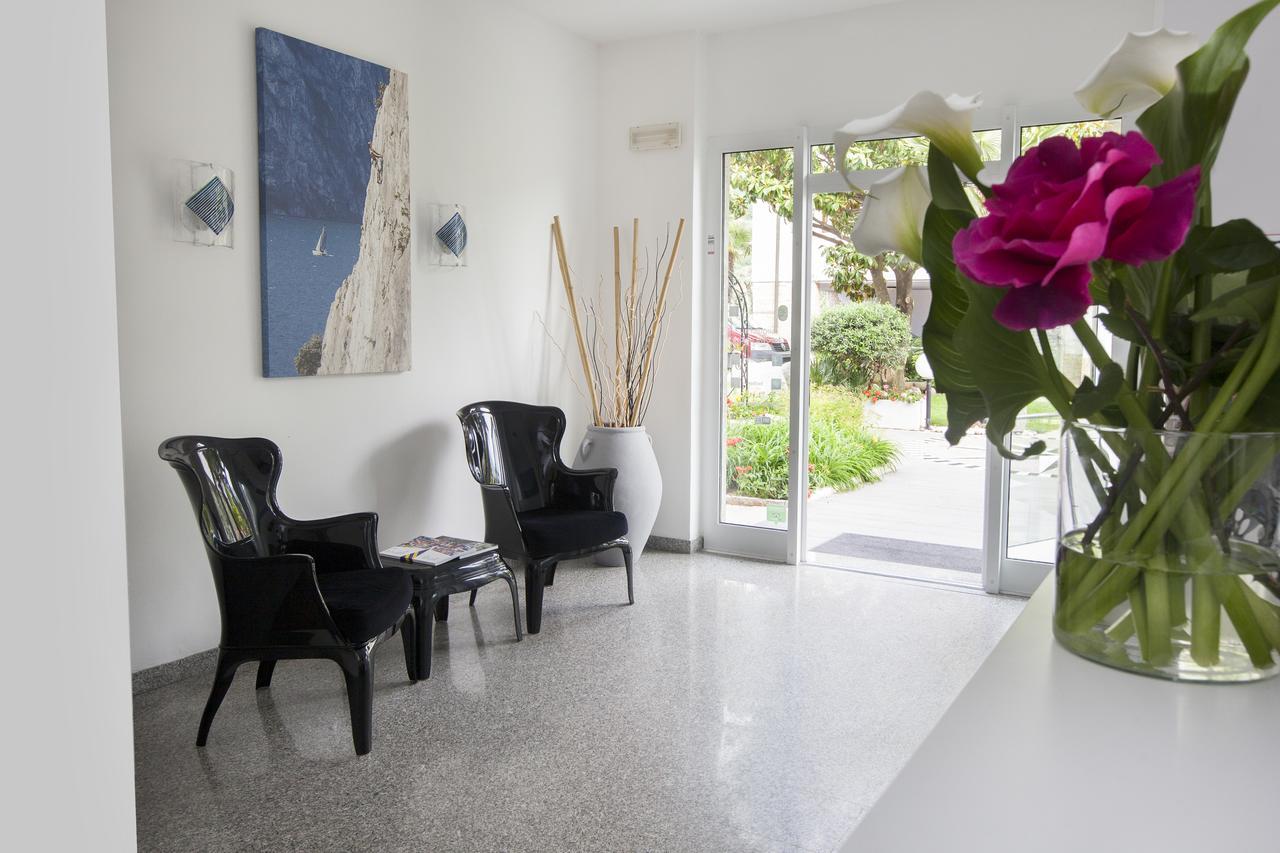 Park Hotel Eden Torbole Sul Garda Ngoại thất bức ảnh