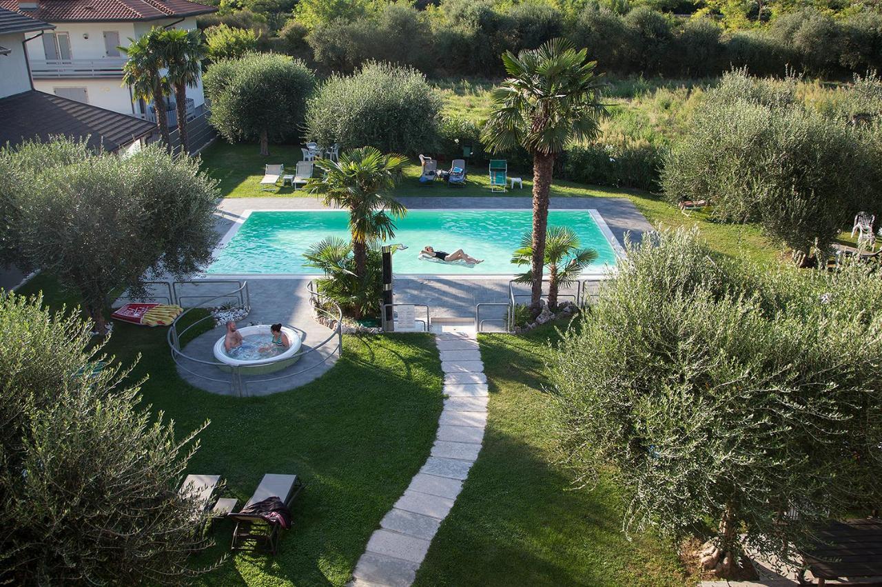 Park Hotel Eden Torbole Sul Garda Ngoại thất bức ảnh