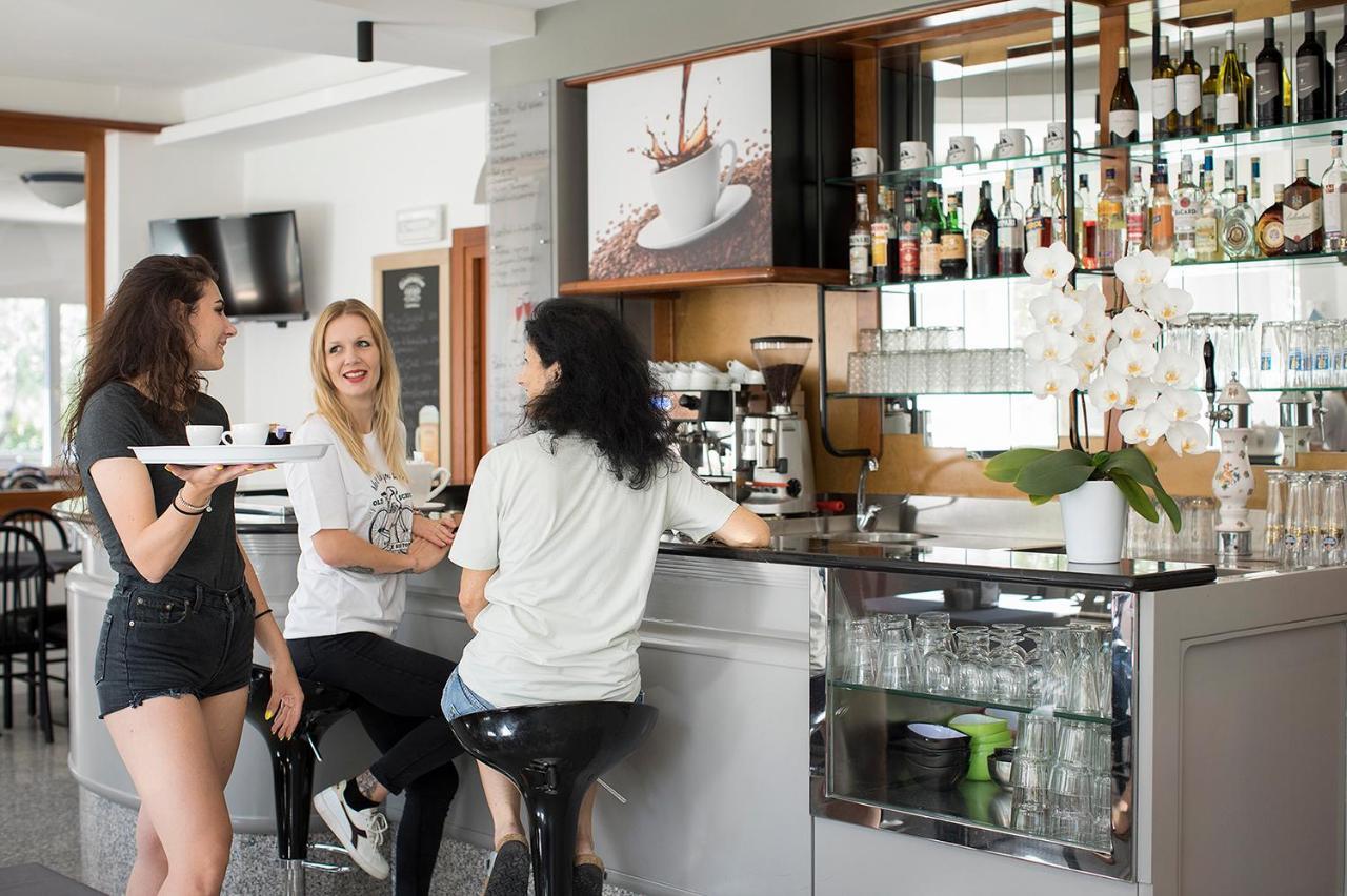 Park Hotel Eden Torbole Sul Garda Ngoại thất bức ảnh